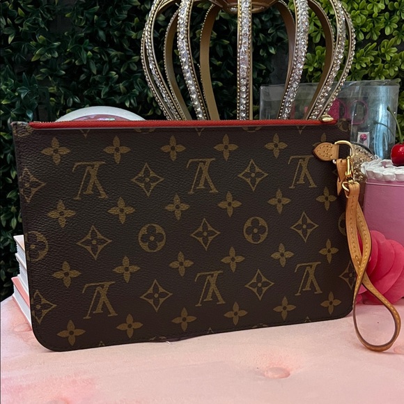✨Louis Vuitton monogram zip pouch - Picture 1 of 13